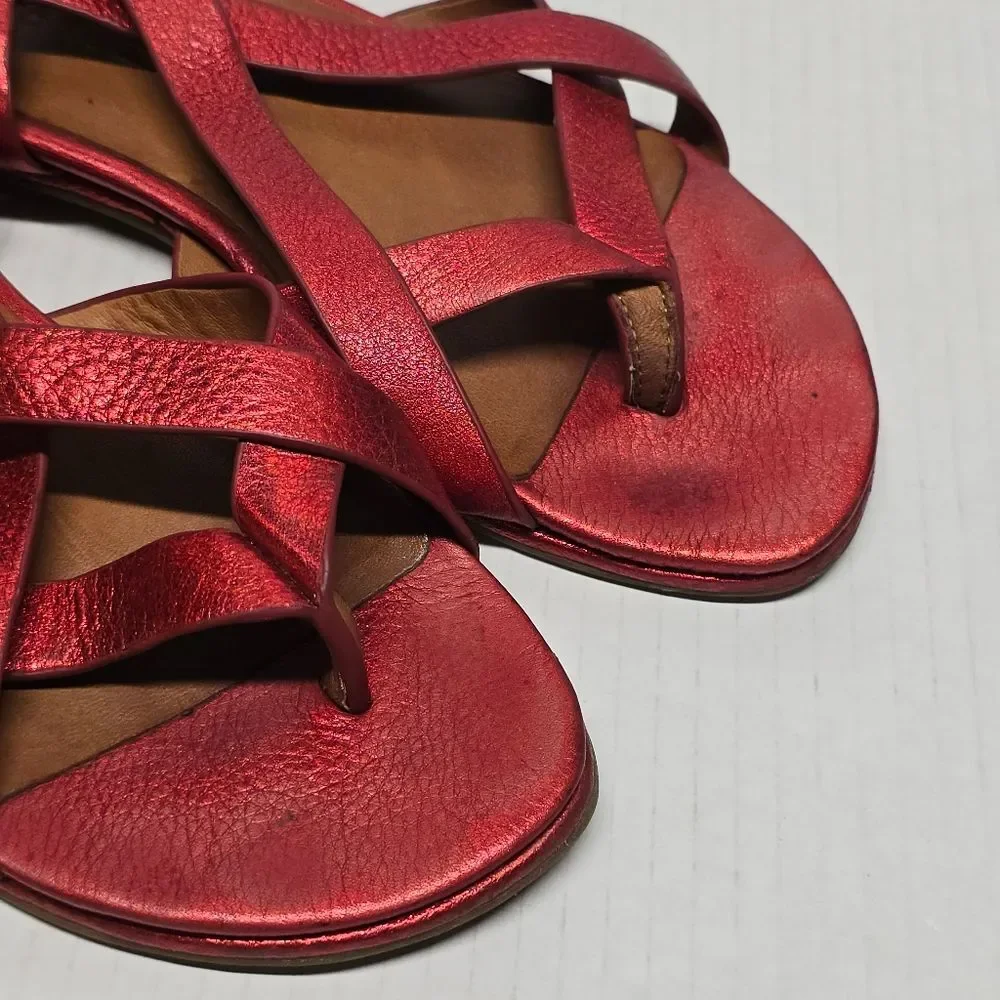 Gentle Souls by Kenneth Cole Metallic Red Leather Sandals Size 7 Only Joy